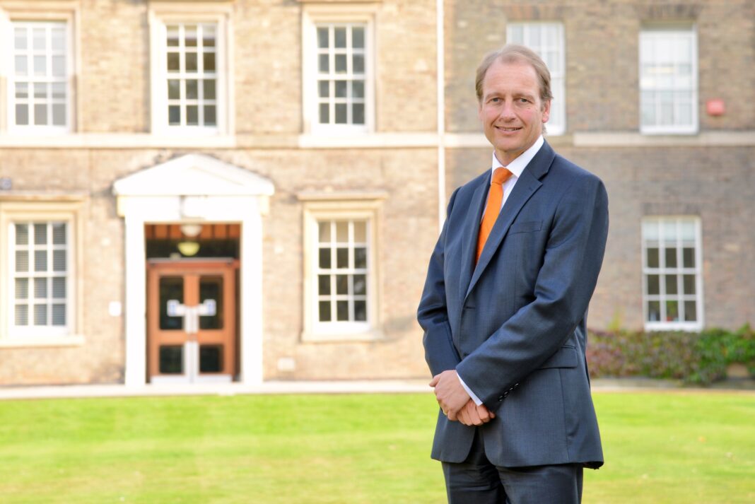 Professor Paul Boyle