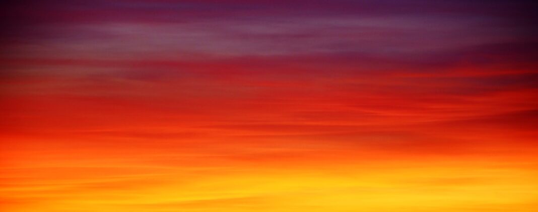 background-gdbd27c6cd_1920
